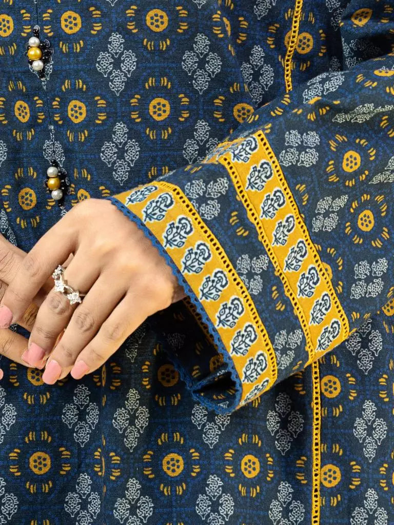 edenrobe Allure Printed Khaddar Unstitched 3Pc Suit EWU22A3-24413