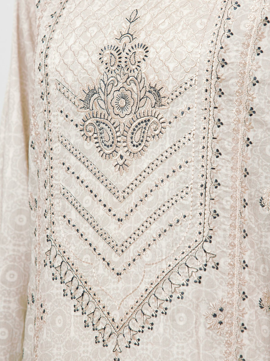 edenrobe Nayab Embroidered Lawn 3Pc Suit EWU22V1-23616