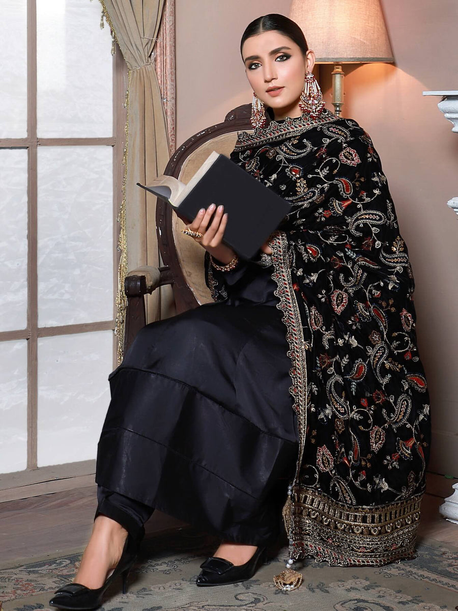 Emaan Adeel Luxury Embroidered Velvet Shawl Edition S-102 - FaisalFabrics.pk