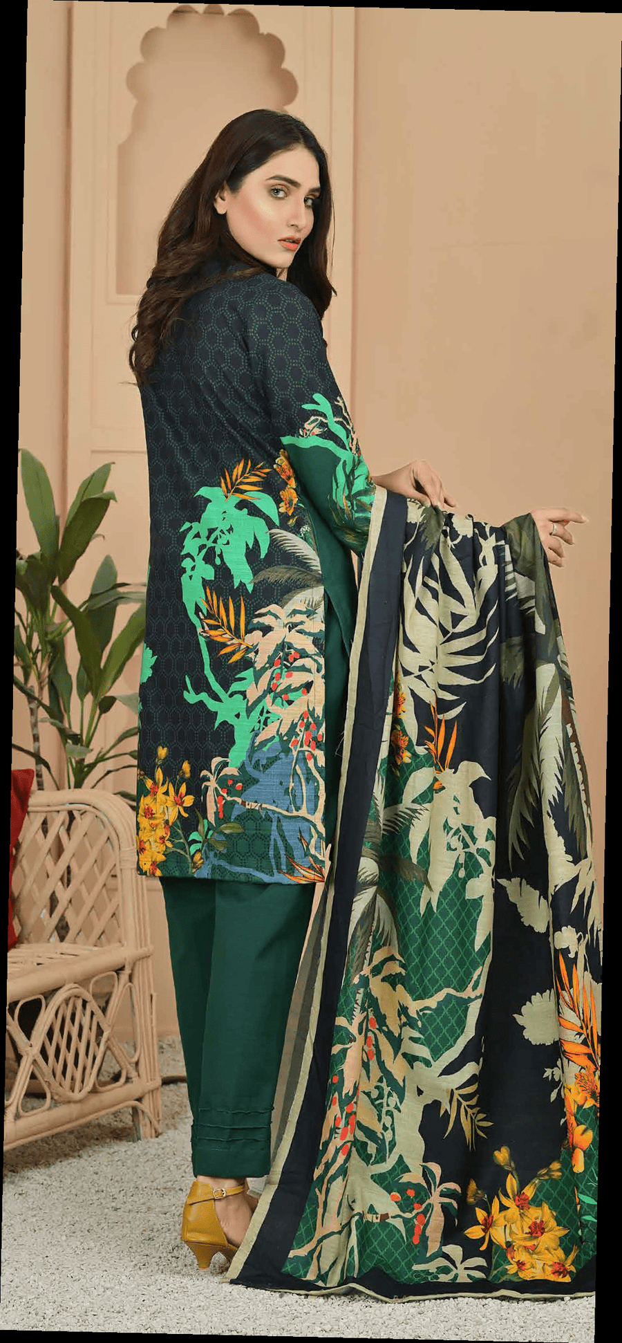 Fiza Noor Zarminay Digital Printed Khaddar Unstitched 3Pc Suit D-18