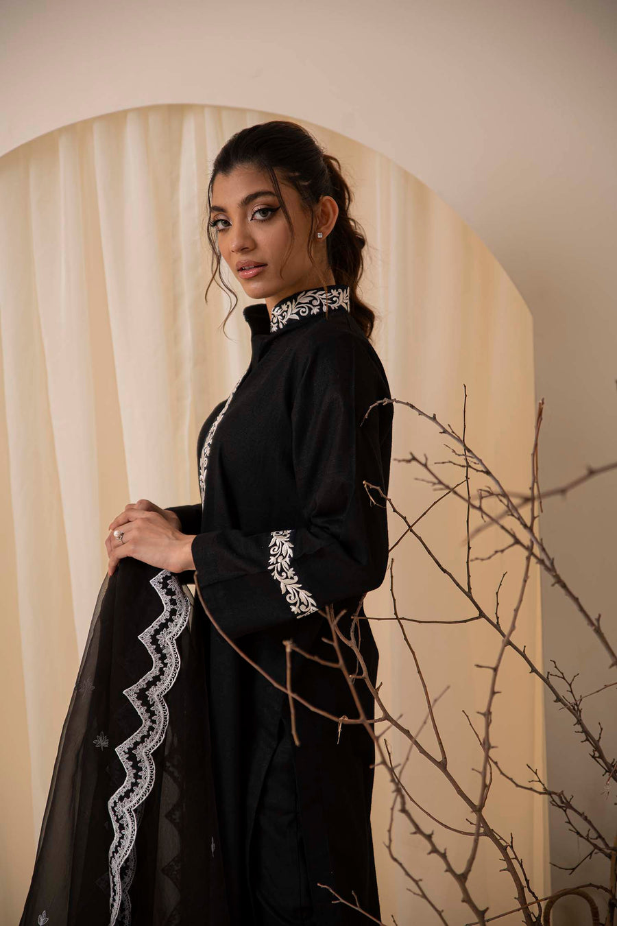 Nuriyaa Winter Pret Embroidered Khaddar 3 Piece Suit - Koyal