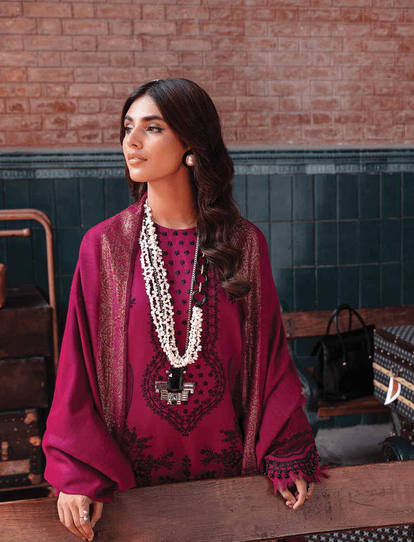 Rang Rasiya Safarnama Embroidered Karandi Unstitched 3Pc D-04 Sahar