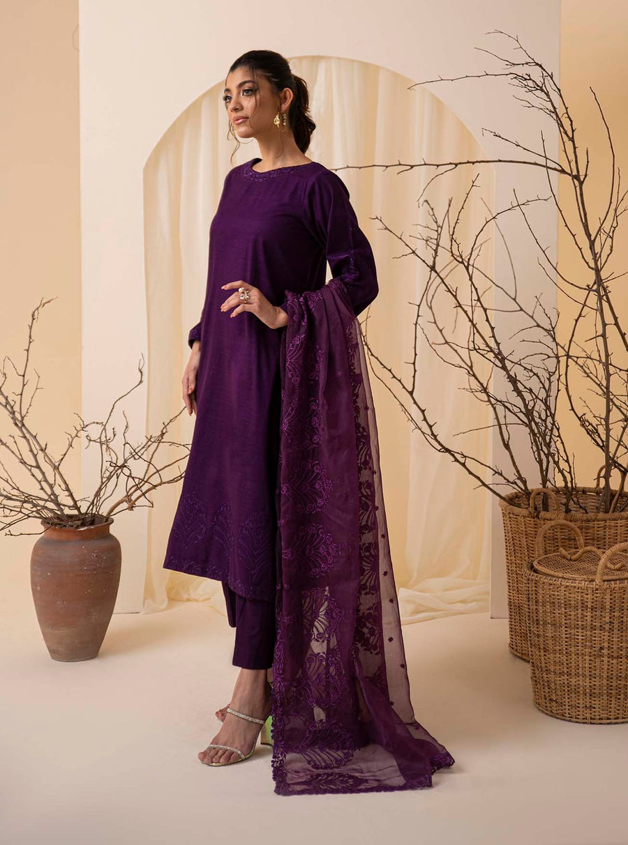 Nuriyaa Winter Pret Embroidered Khaddar 3 Piece Suit - Resham