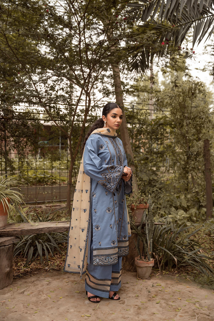 SURMAI Ae Ri Sakhi Embroidered Pret 3Pc Suit - HEER