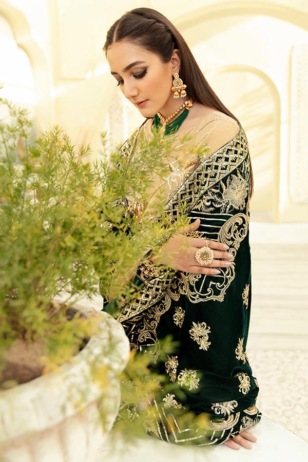 Imrozia Premium Embroidery La-Heritage Velvet 3PC Suit I.V-06 Regnant - FaisalFabrics.pk