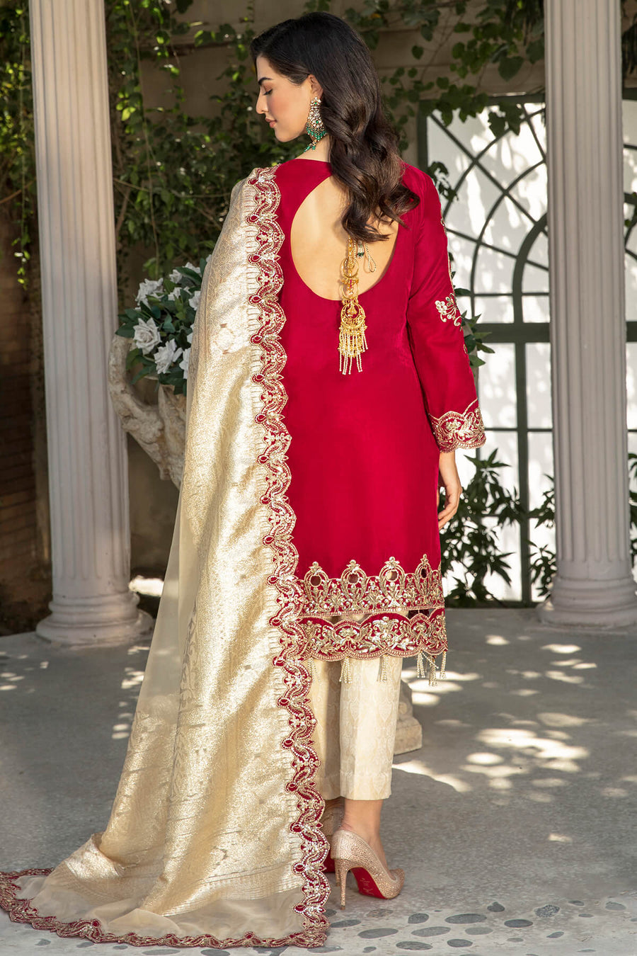 De Velour by Imrozia Premium Embroidered Velvet Suit I.V-14 Blood Stone