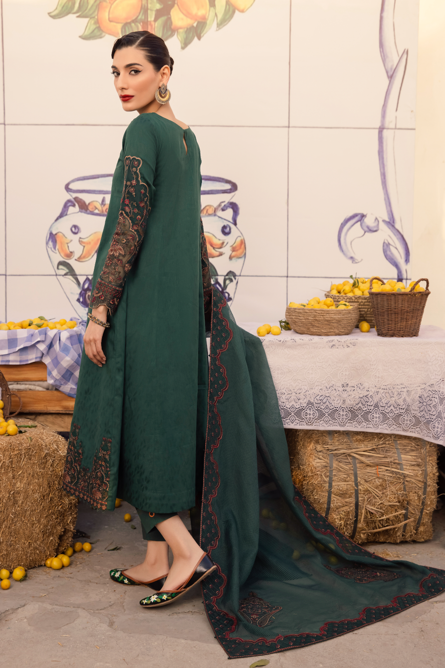 IZNIK ILARIA Embroidered Luxury Lawn Unstitched 3Pc Suit - CARLA