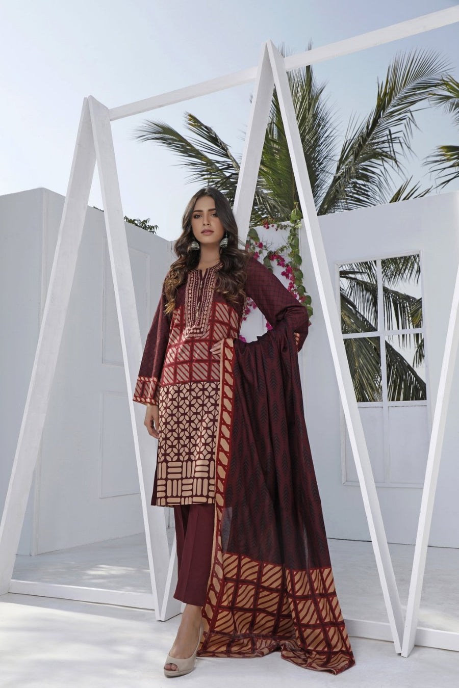 Ittehad Crystal Lawn 2021 Unstitched 3 Piece Printed Suit CL-21117-B - FaisalFabrics.pk