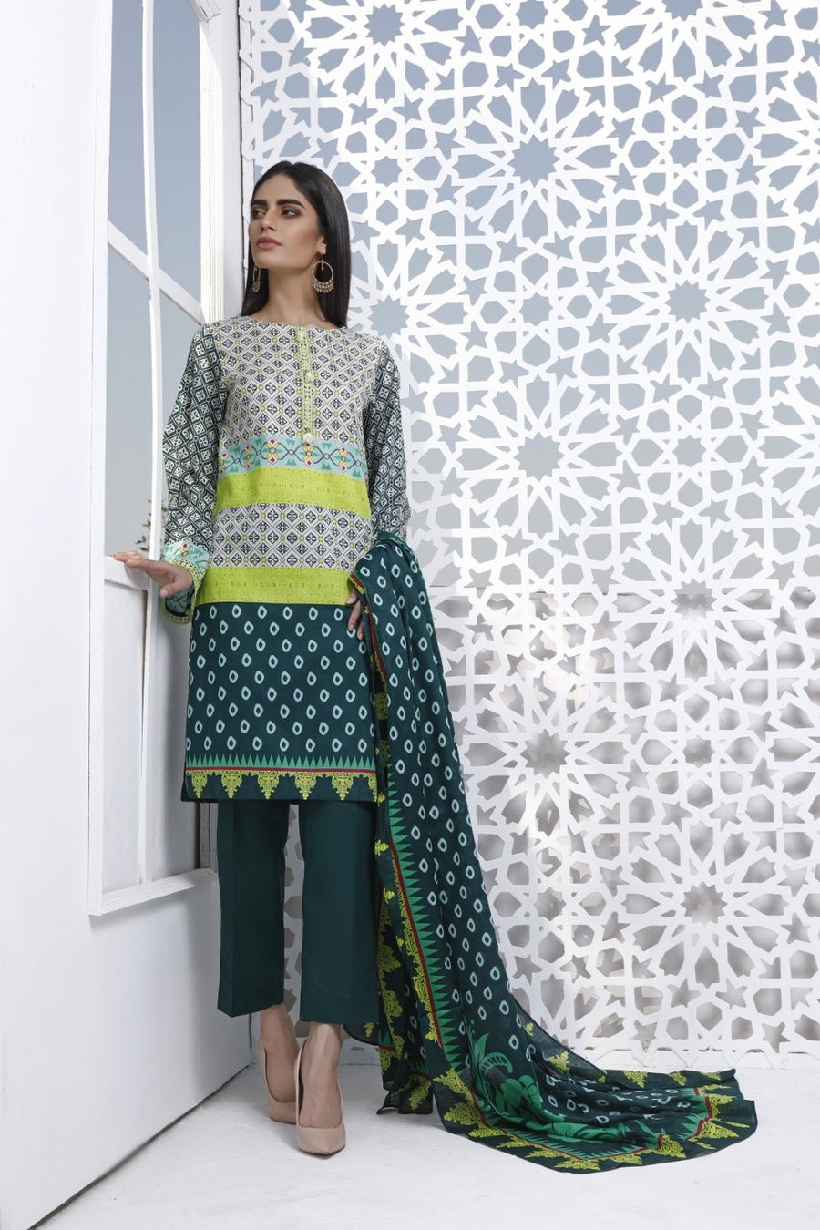 Ittehad Crystal Lawn 2021 Unstitched 3 Piece Printed Suit CL-21120-B - FaisalFabrics.pk