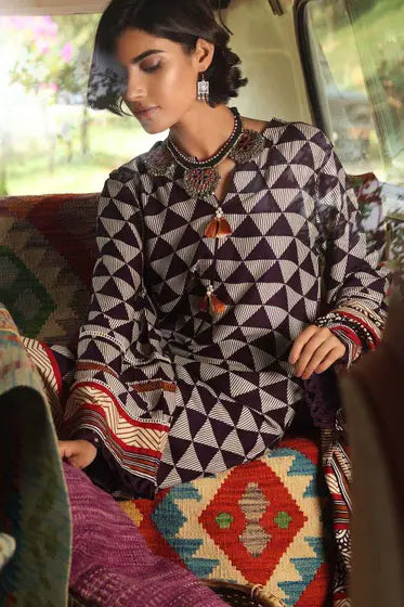 Gul Ahmed Pure Joy of Winter Printed Twill Linen 3Pc Suit LT-12019 B