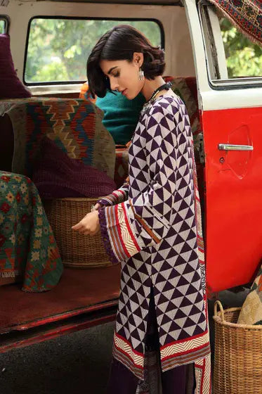 Gul Ahmed Pure Joy of Winter Printed Twill Linen 3Pc Suit LT-12019 B