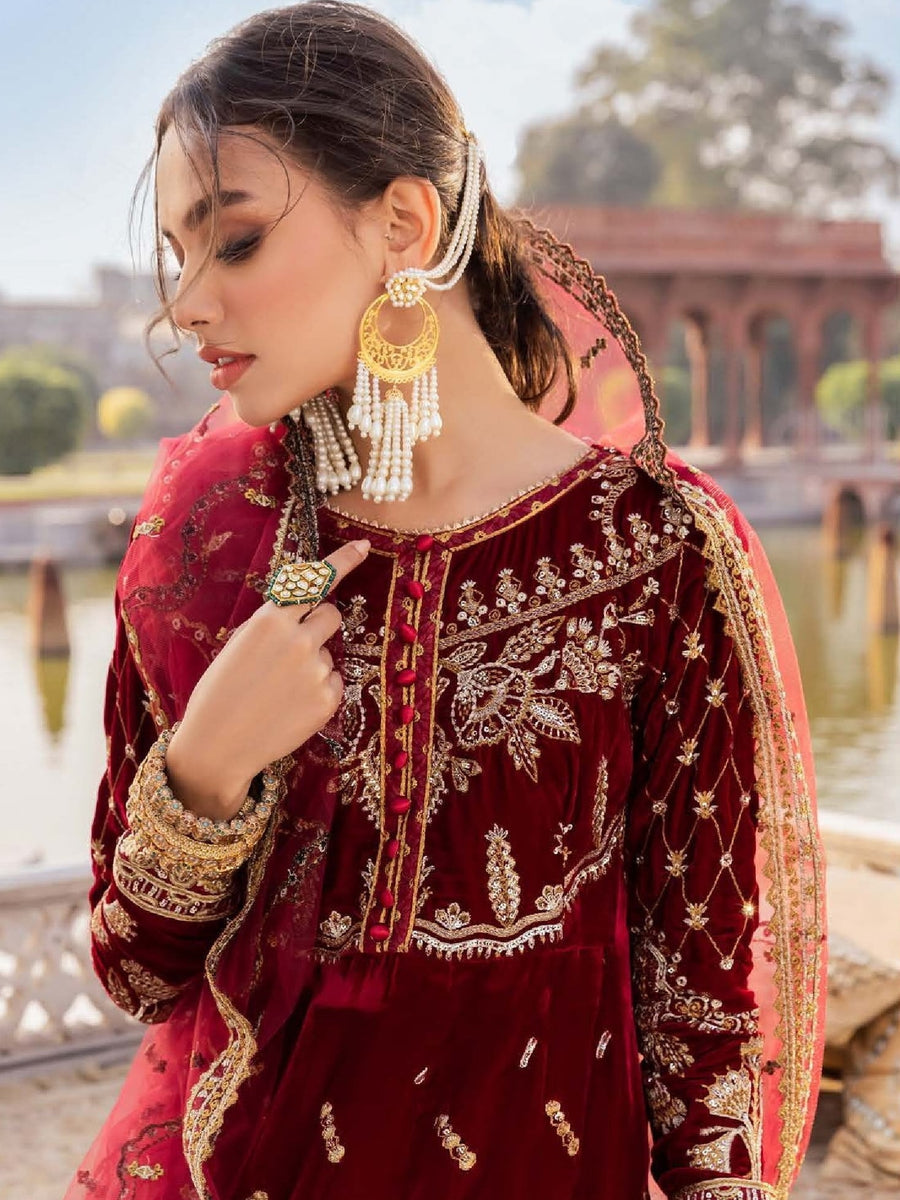 Aik Atelier Baagh Luxury Velvet Unstitched Embroidered Suit Look-05