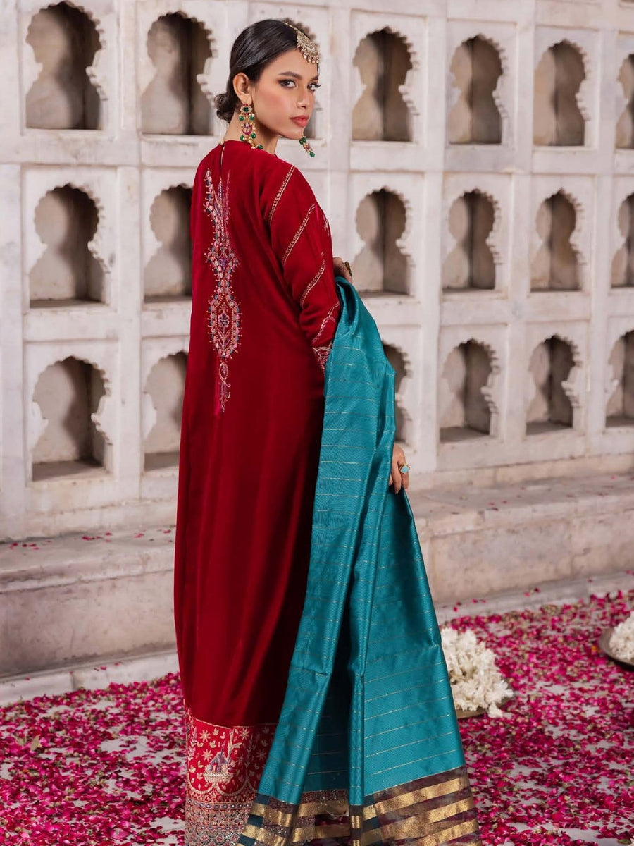 Aik Atelier Baagh Luxury Velvet Unstitched Embroidered Suit Look-09