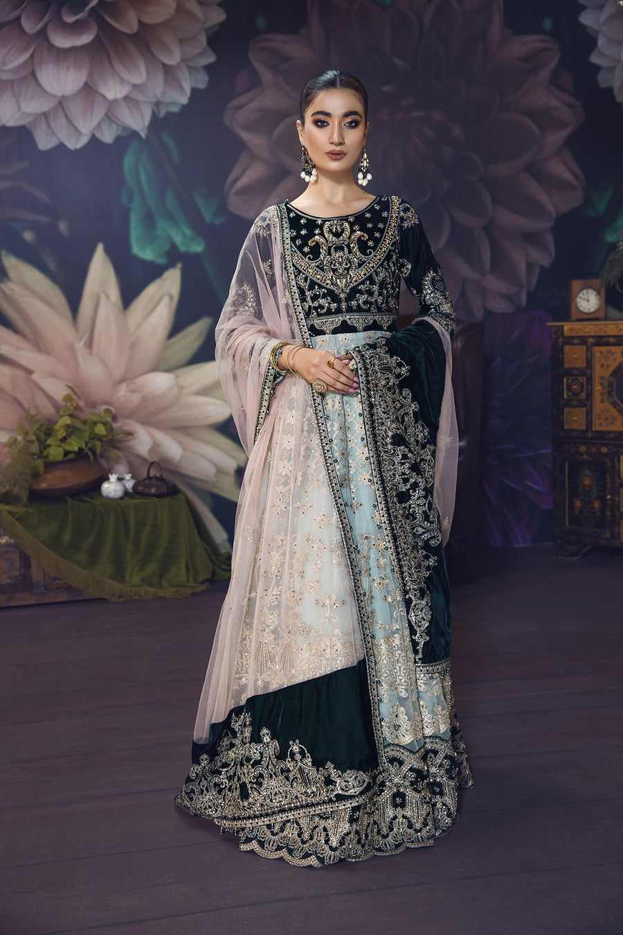 Hous of Nawab Makhmal Velvet Wedding Formals 3PC Suit 06-MANAR - FaisalFabrics.pk