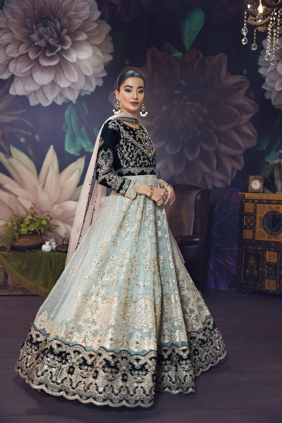Hous of Nawab Makhmal Velvet Wedding Formals 3PC Suit 06-MANAR - FaisalFabrics.pk