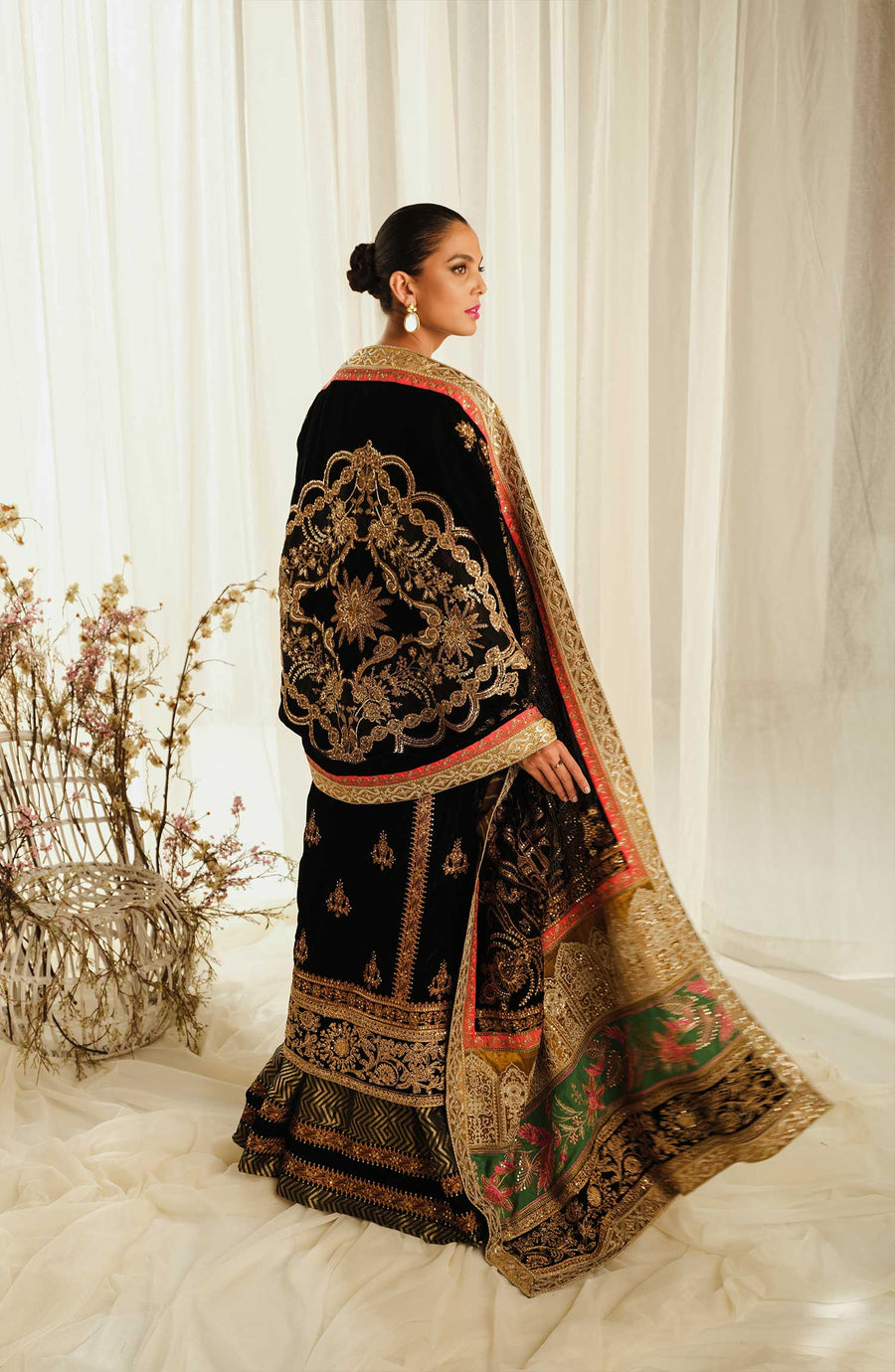 Maryum & Maria The Velvet Dream Wedding Suit MFD-0091 Azlin