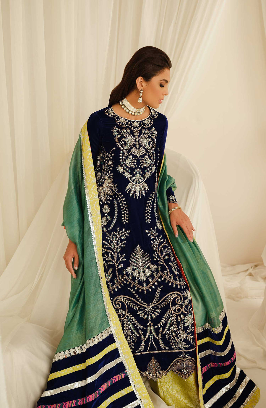 Maryum & Maria The Velvet Dream Wedding Suit MFD-0093 Chimere