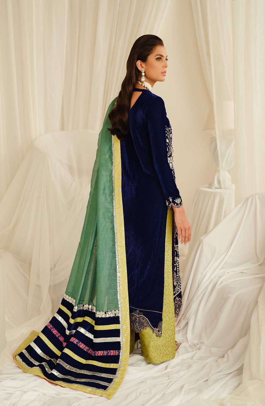 Maryum & Maria The Velvet Dream Wedding Suit MFD-0093 Chimere