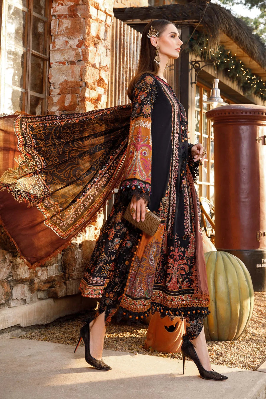 Maria.B M.Prints Lawn Unstitched Embroidered 3 Piece Suit MPT-1703-B