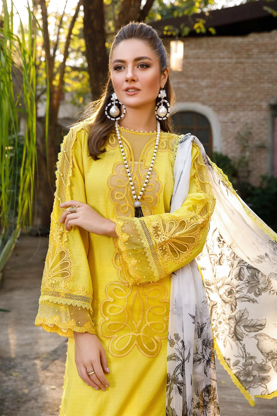 Maria.B M.Prints Lawn Unstitched Embroidered 3 Piece Suit MPT-1704-A