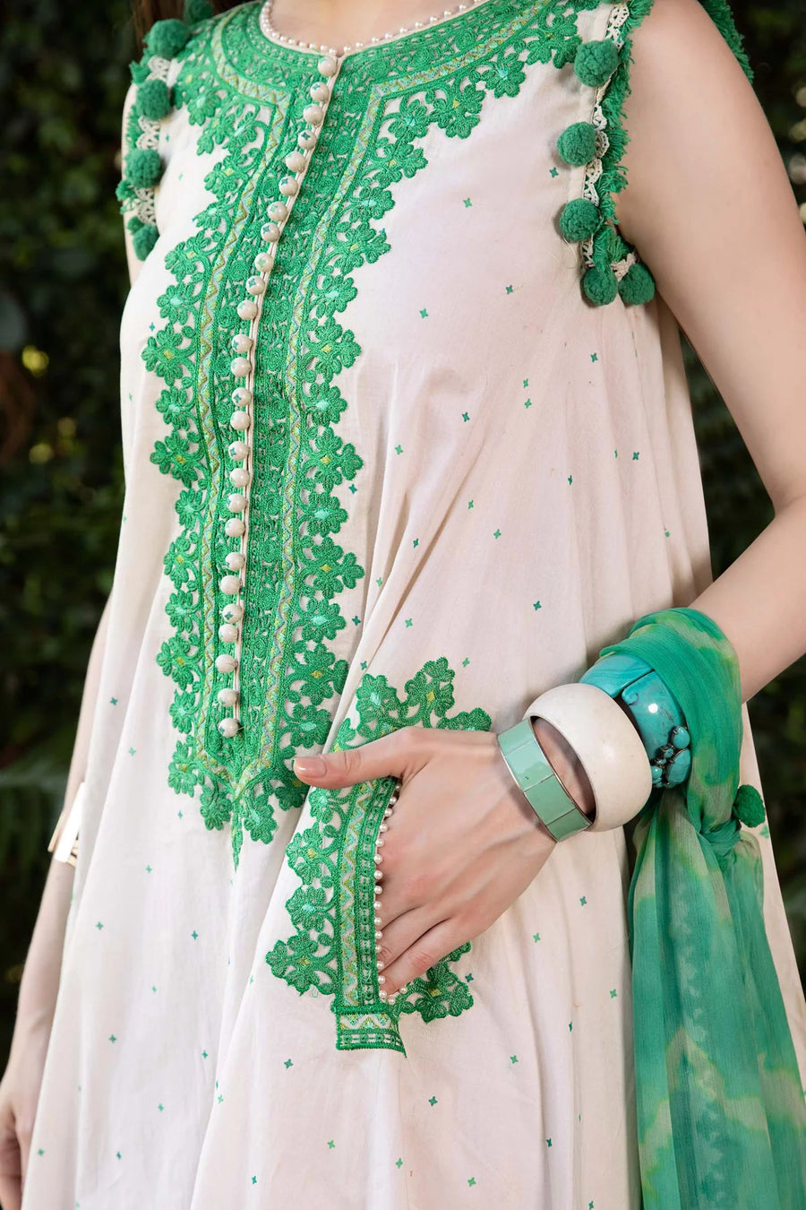 Maria.B M.Prints Lawn Unstitched Embroidered 3 Piece Suit MPT-1706-B