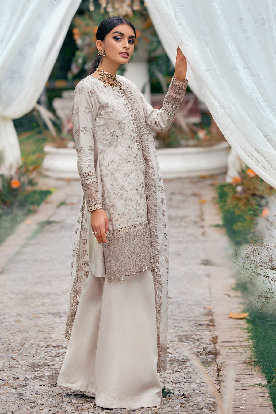 Motifz Premium Winter Embroidered Linen Unstitched Suit 3792-BING