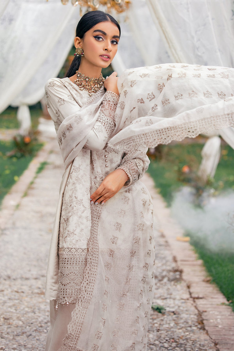 Motifz Premium Winter Embroidered Linen Unstitched Suit 3792-BING