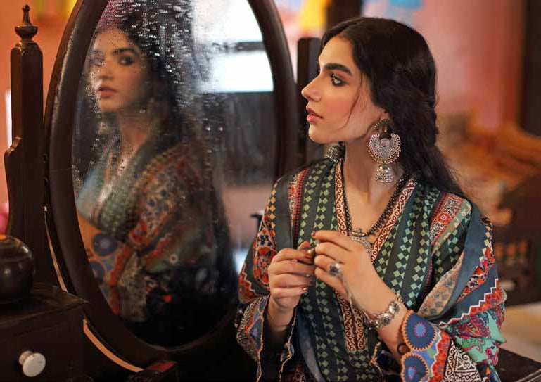 Gul Ahmed Pure Joy of Winter Printed Khaddar 3Pc Suit PVS-12001 A
