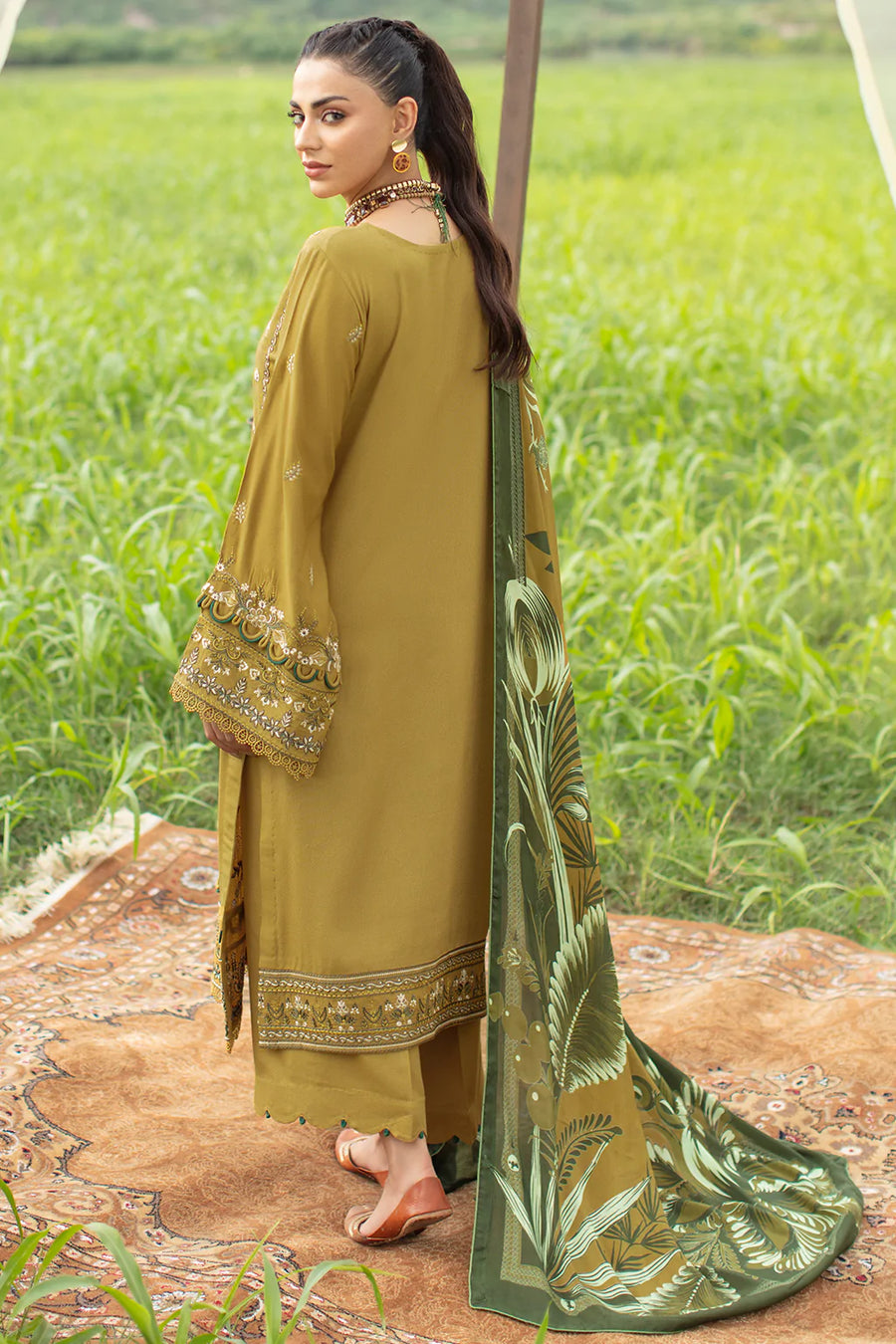 Ramsha Reet Embroidered Luxury Karandi Unstitched 3Pc Suit R-602