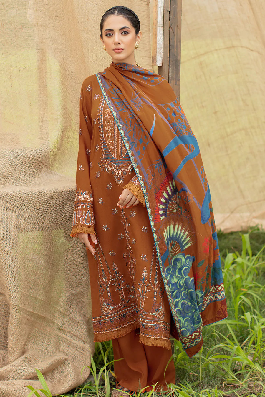 Ramsha Reet Embroidered Luxury Karandi Unstitched 3Pc Suit R-605
