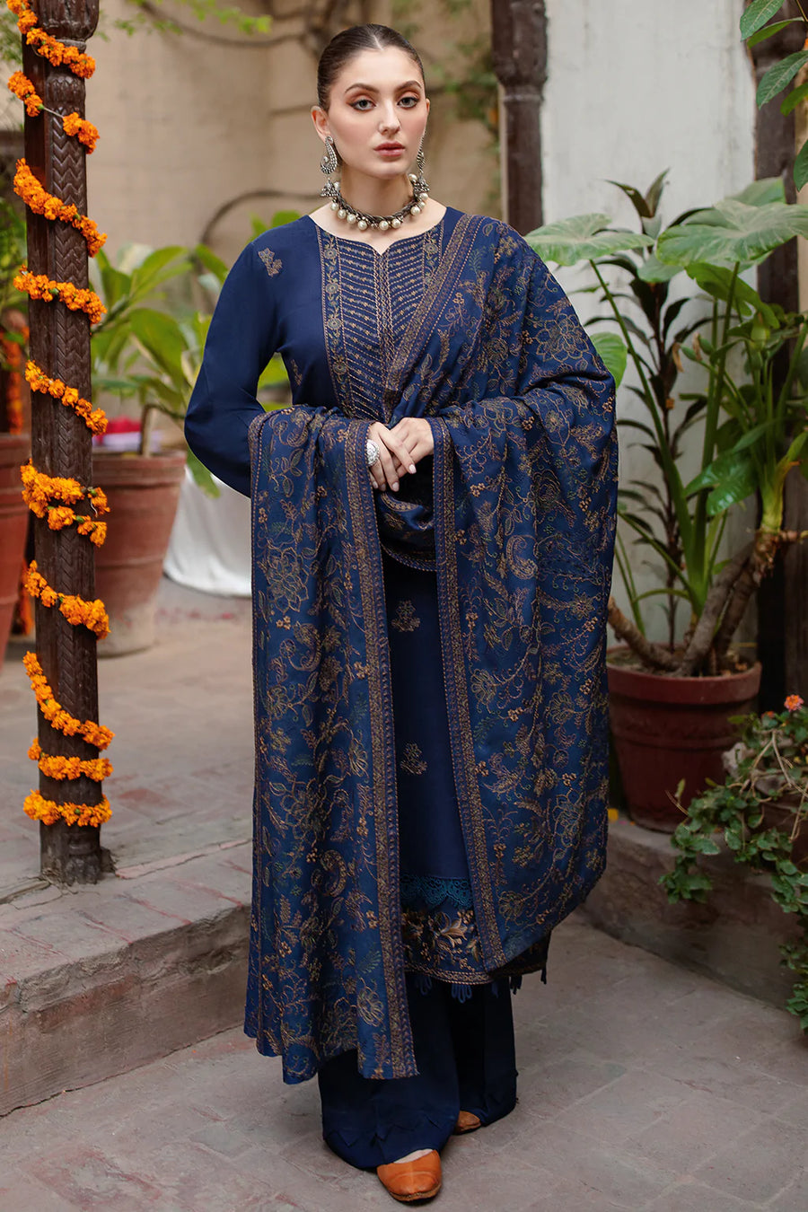 Ramsha Reet Vol-07 Embroidered Luxury Karandi Unstitched 3Pc R-704