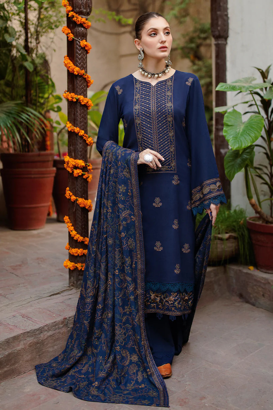 Ramsha Reet Vol-07 Embroidered Luxury Karandi Unstitched 3Pc R-704