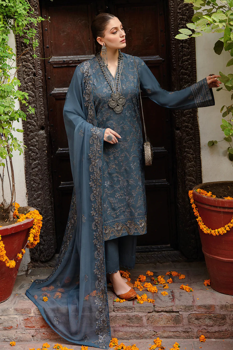 Ramsha Reet Vol-07 Embroidered Luxury Karandi Unstitched 3Pc R-705