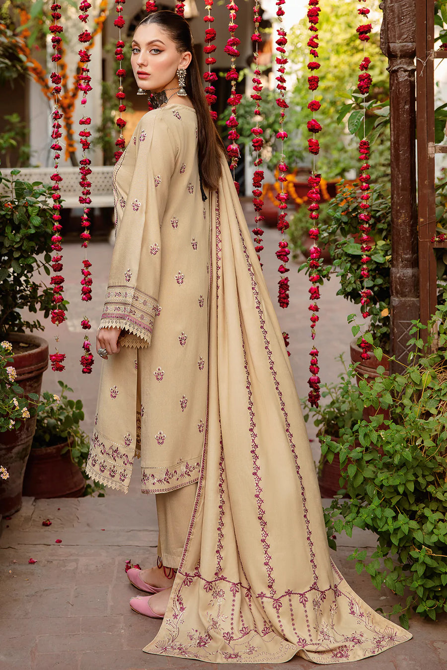 Ramsha Reet Vol-07 Embroidered Luxury Karandi Unstitched 3Pc R-709