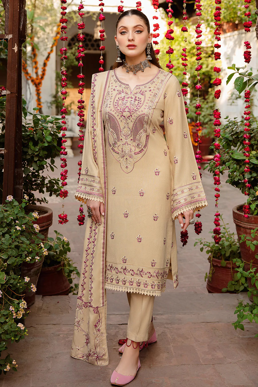 Ramsha Reet Vol-07 Embroidered Luxury Karandi Unstitched 3Pc R-709