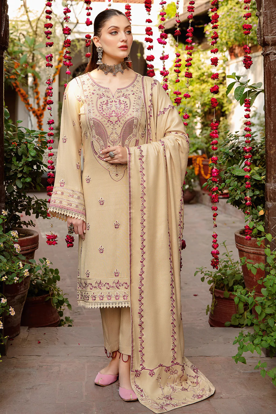 Ramsha Reet Vol-07 Embroidered Luxury Karandi Unstitched 3Pc R-709