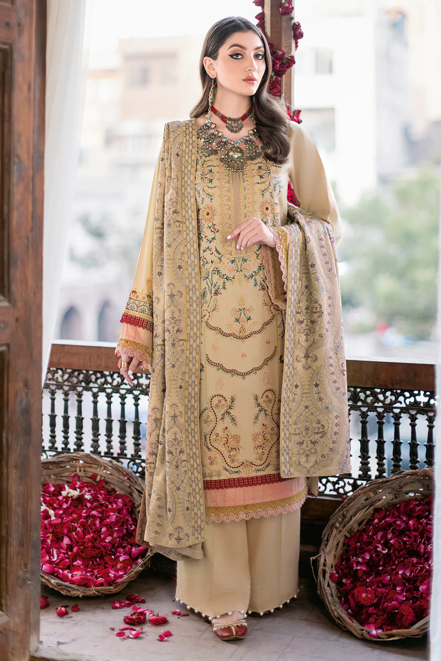 Ramsha Reet Vol-08 Embroidered Luxury Karandi Unstitched 3Pc R-805