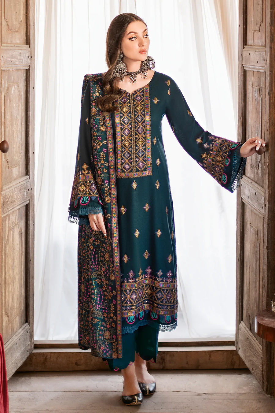 Ramsha Reet Vol-08 Embroidered Luxury Karandi Unstitched 3Pc R-806