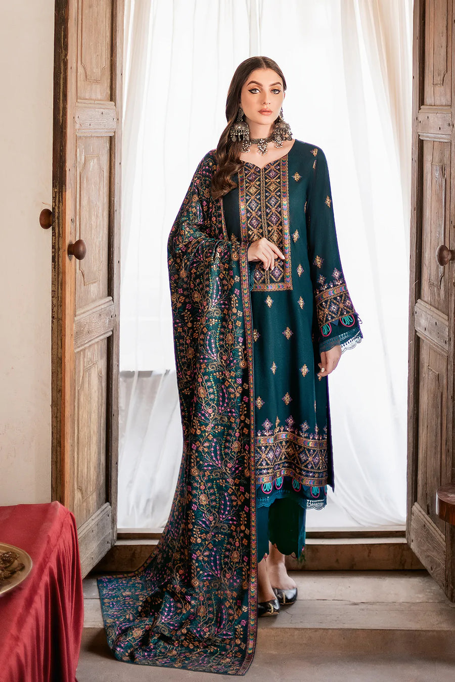 Ramsha Reet Vol-08 Embroidered Luxury Karandi Unstitched 3Pc R-806