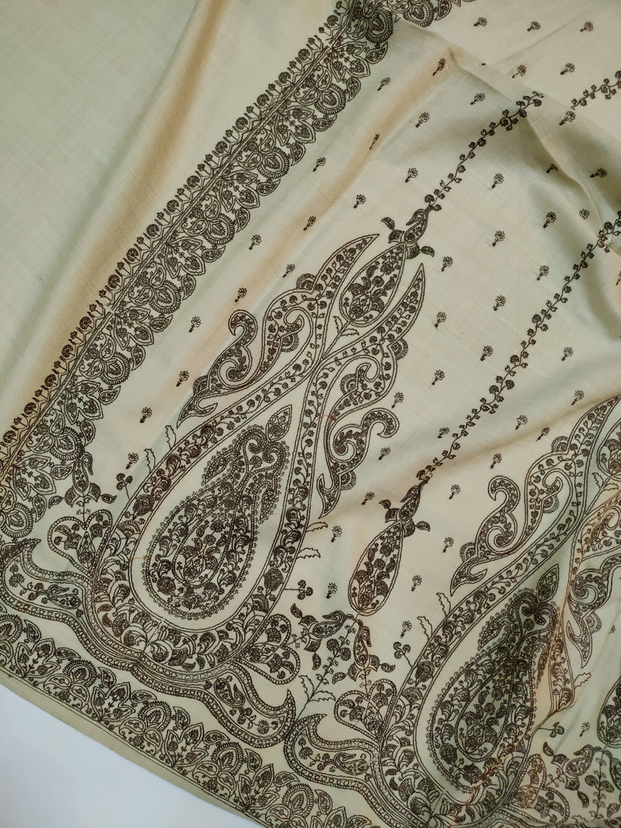 Womens Kashmiri Hand Embroidered Fine Wool Shawl RK21104 - FaisalFabrics.pk