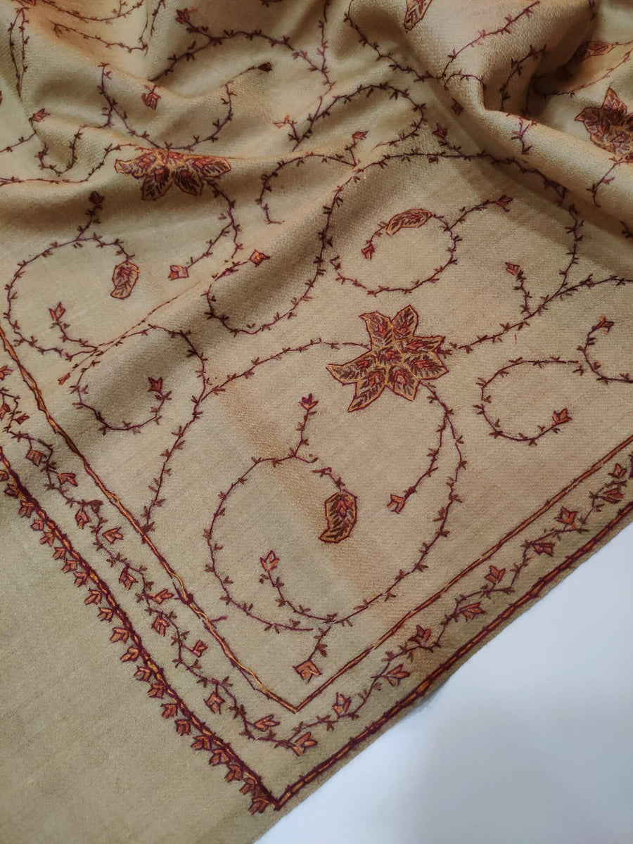 Womens Kashmiri Hand Embroidered Fine Wool Shawl RK21127 - FaisalFabrics.pk