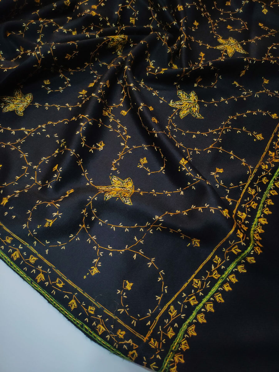 Womens Kashmiri Hand Embroidered Fine Wool Shawl RK21131 - FaisalFabrics.pk
