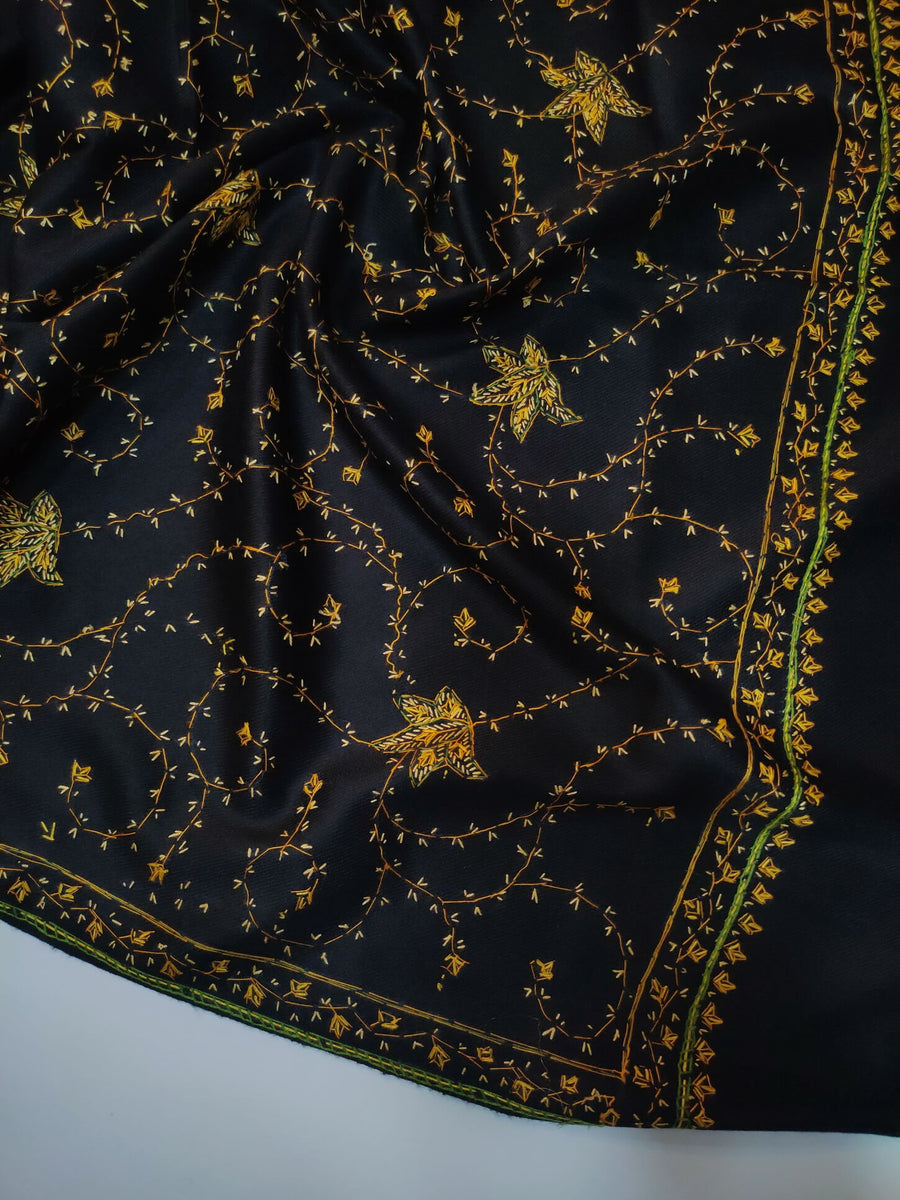 Womens Kashmiri Hand Embroidered Fine Wool Shawl RK21131 - FaisalFabrics.pk