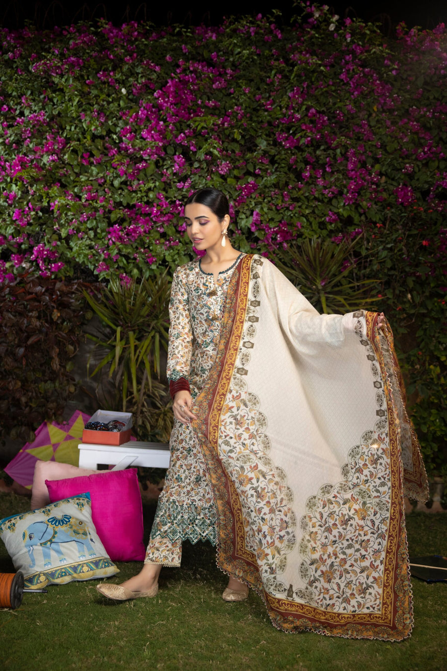 Regalia Salina Embroidered Chikankari Unstitched 3 Piece Suit SCK-19