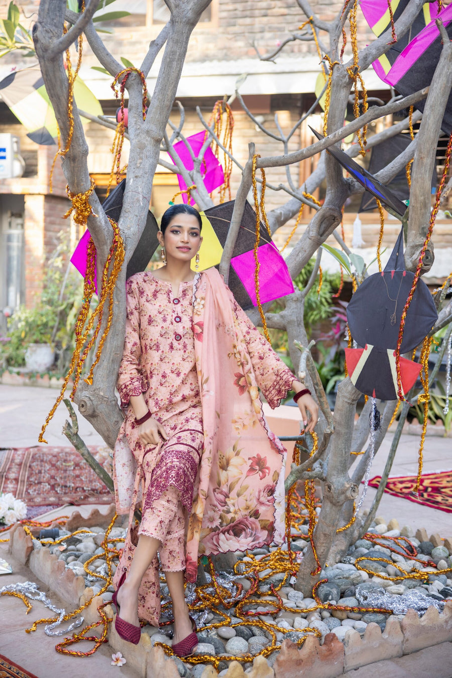 Regalia Salina Embroidered Chikankari Unstitched 3 Piece Suit SCK-09