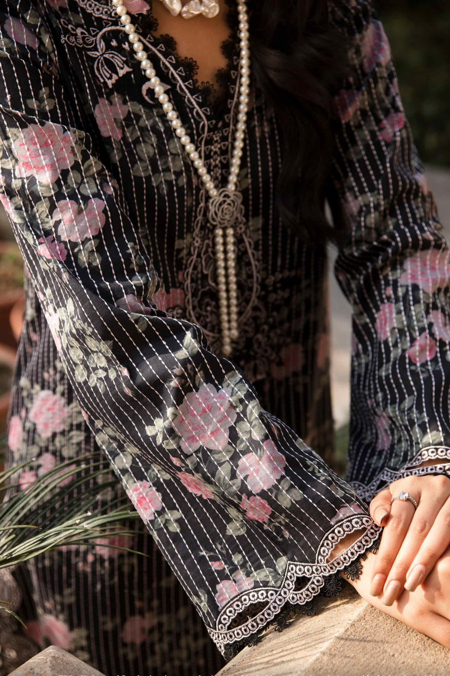 Sable Vogue Embroidered Luxury Lawn Unstitched 3 Piece Suit - Lyrah