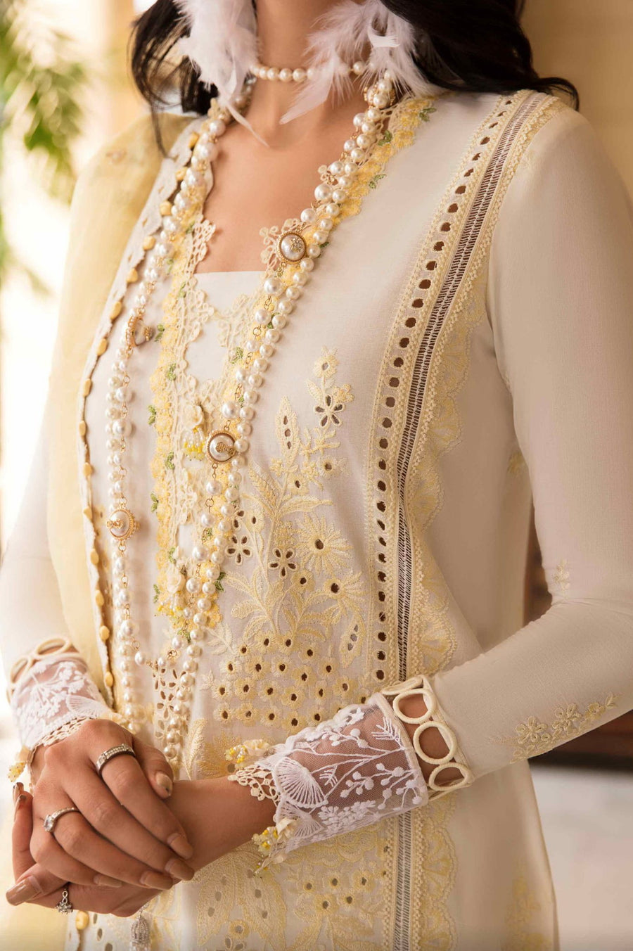 Sable Vogue Embroidered Luxury Lawn Unstitched 3 Piece Suit - Bela