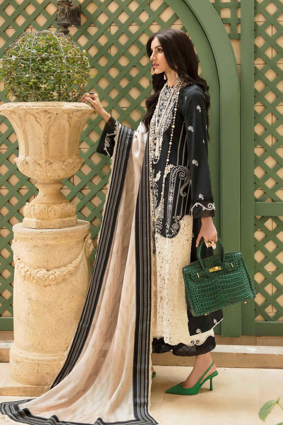 Sable Vogue Embroidered Luxury Lawn Unstitched 3 Piece Suit - Jhea