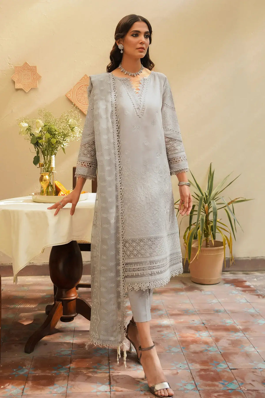 Baroque Fashion Embroidered Lawn Unstitched 3Piece Suit SL10-D04