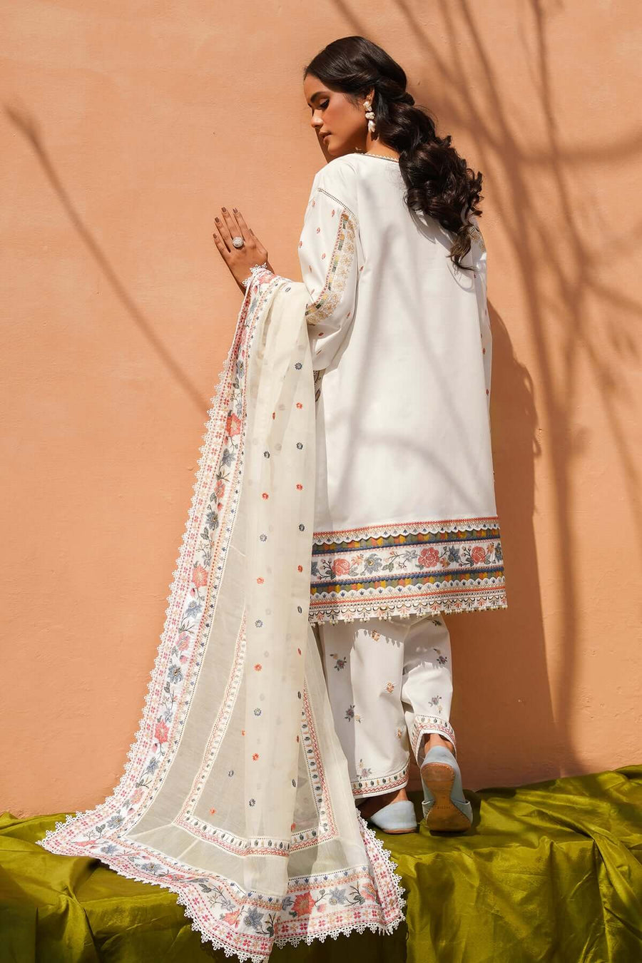 Baroque Fashion Embroidered Lawn Unstitched 3Piece Suit SL10-D07